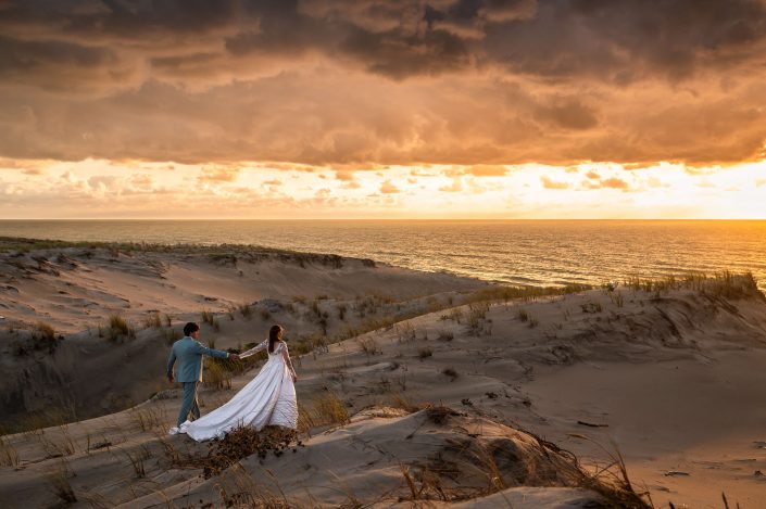 Séance After Day au bord de l'océan, sous un orage